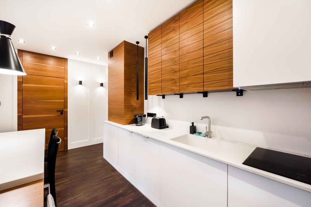 Wola Luxury Wooden