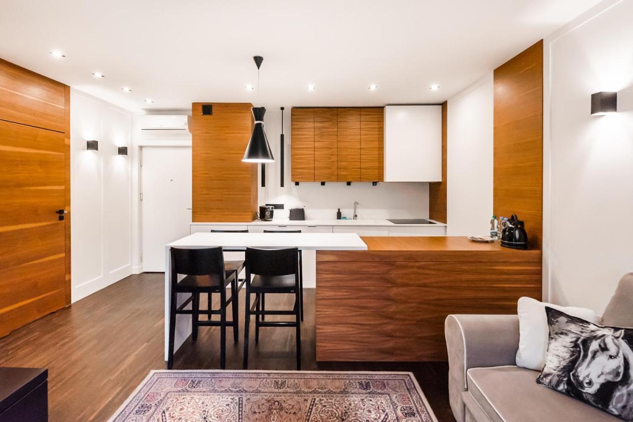 Wola Luxury Wooden * Varsovia
