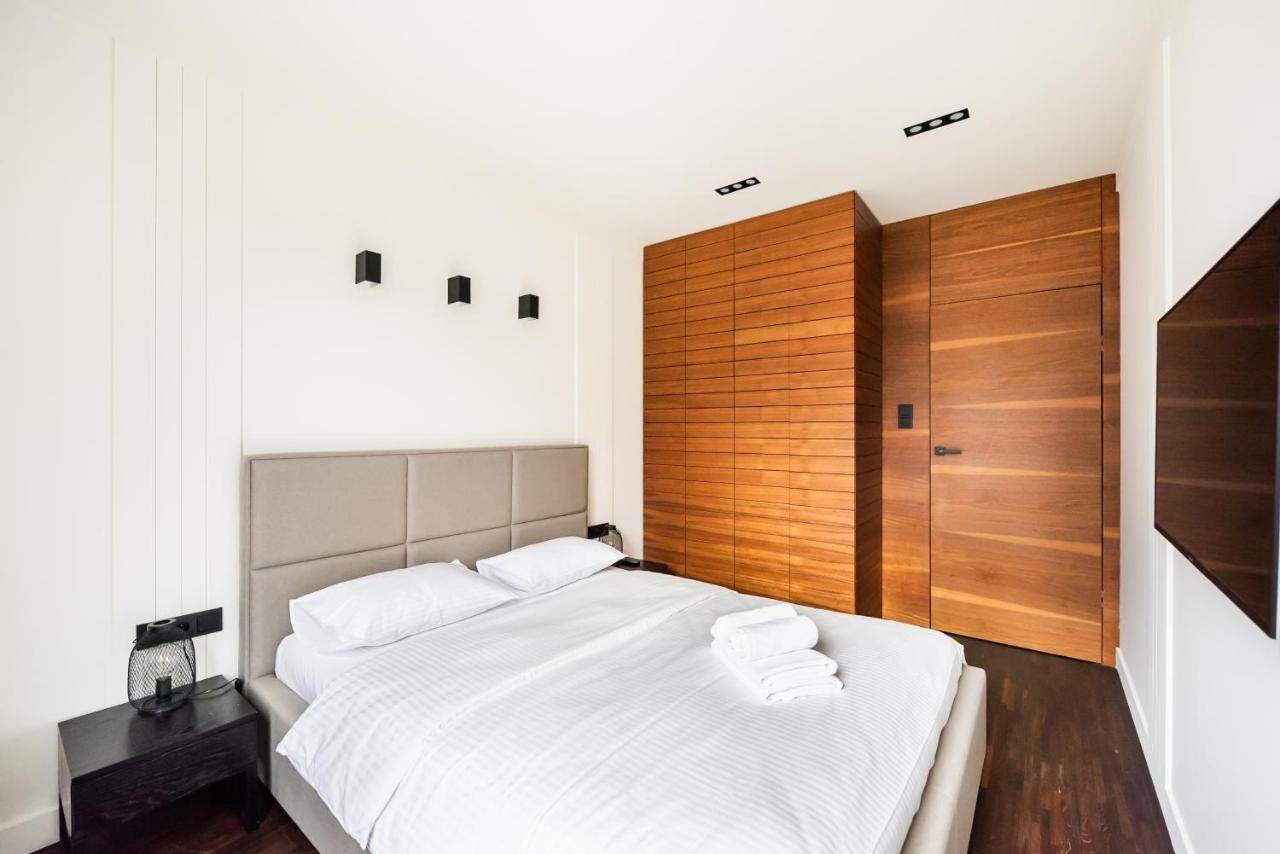 Apartamento Wola Luxury Wooden